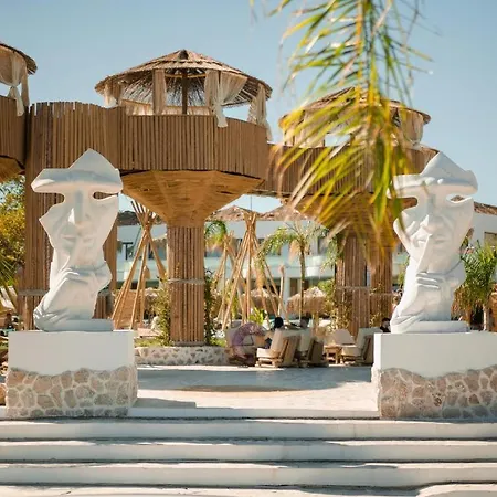 Hotel Alia Beachfront And Haraki